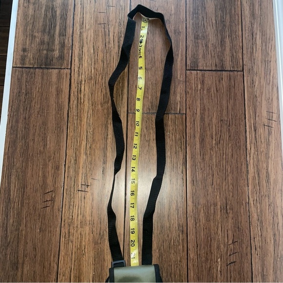 NWT Adidas crossbody bag sport bag phone bag travel bag small bag fall bag - Picture 14 of 16